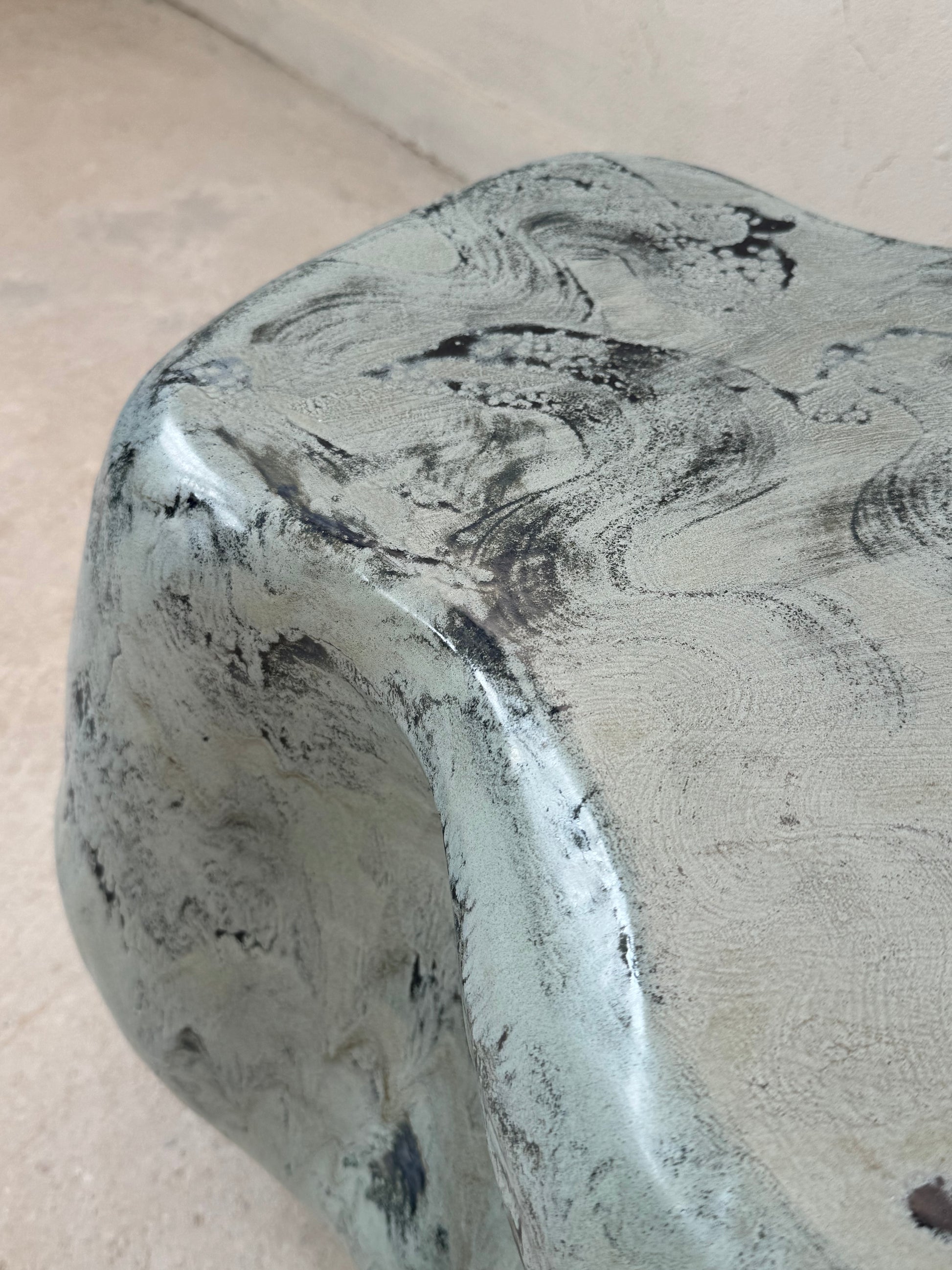 Zestaw dwóch ceramicznych stolików/ set of 2 ceramic tables