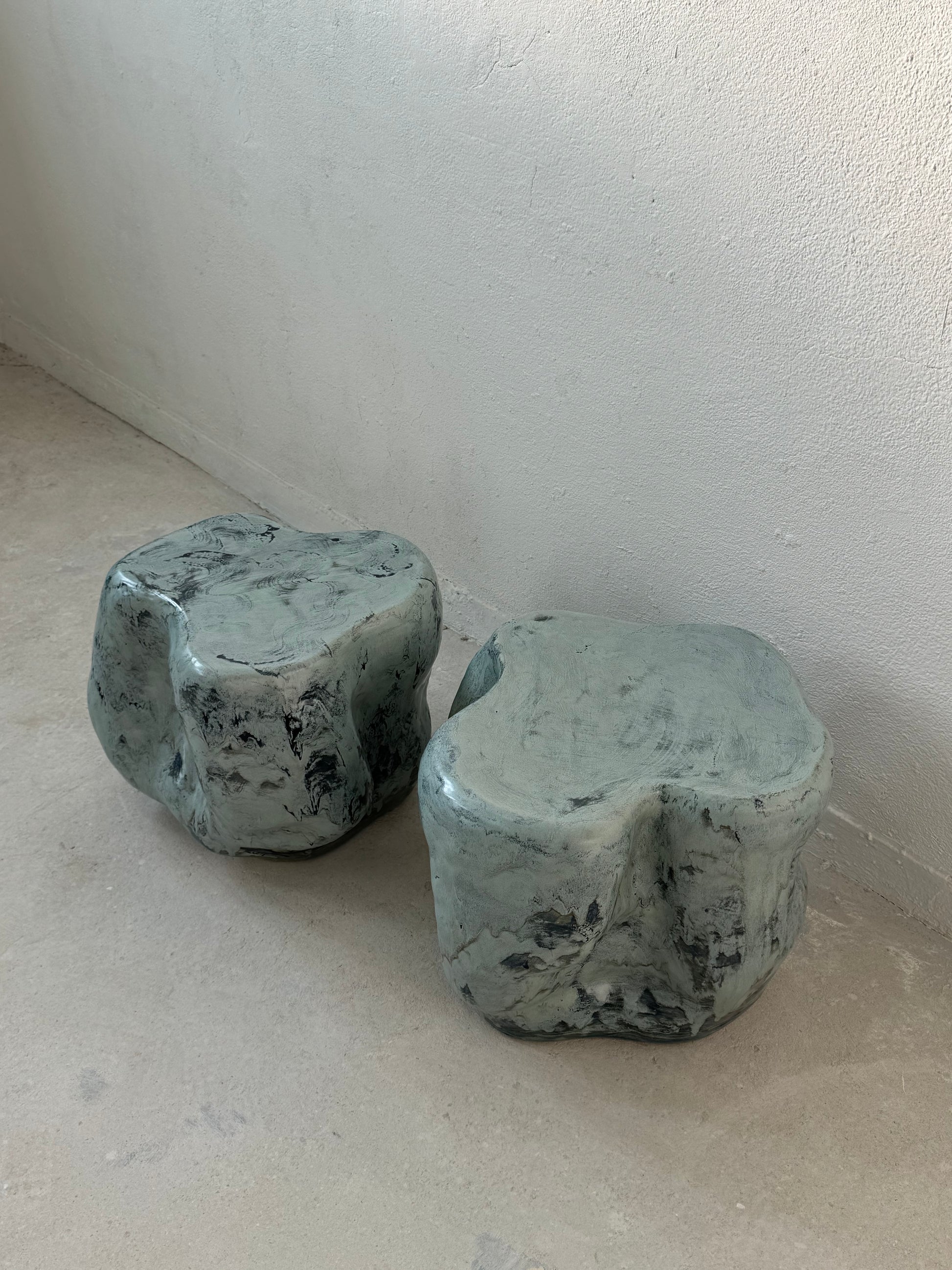 Zestaw dwóch ceramicznych stolików/ set of 2 ceramic tables