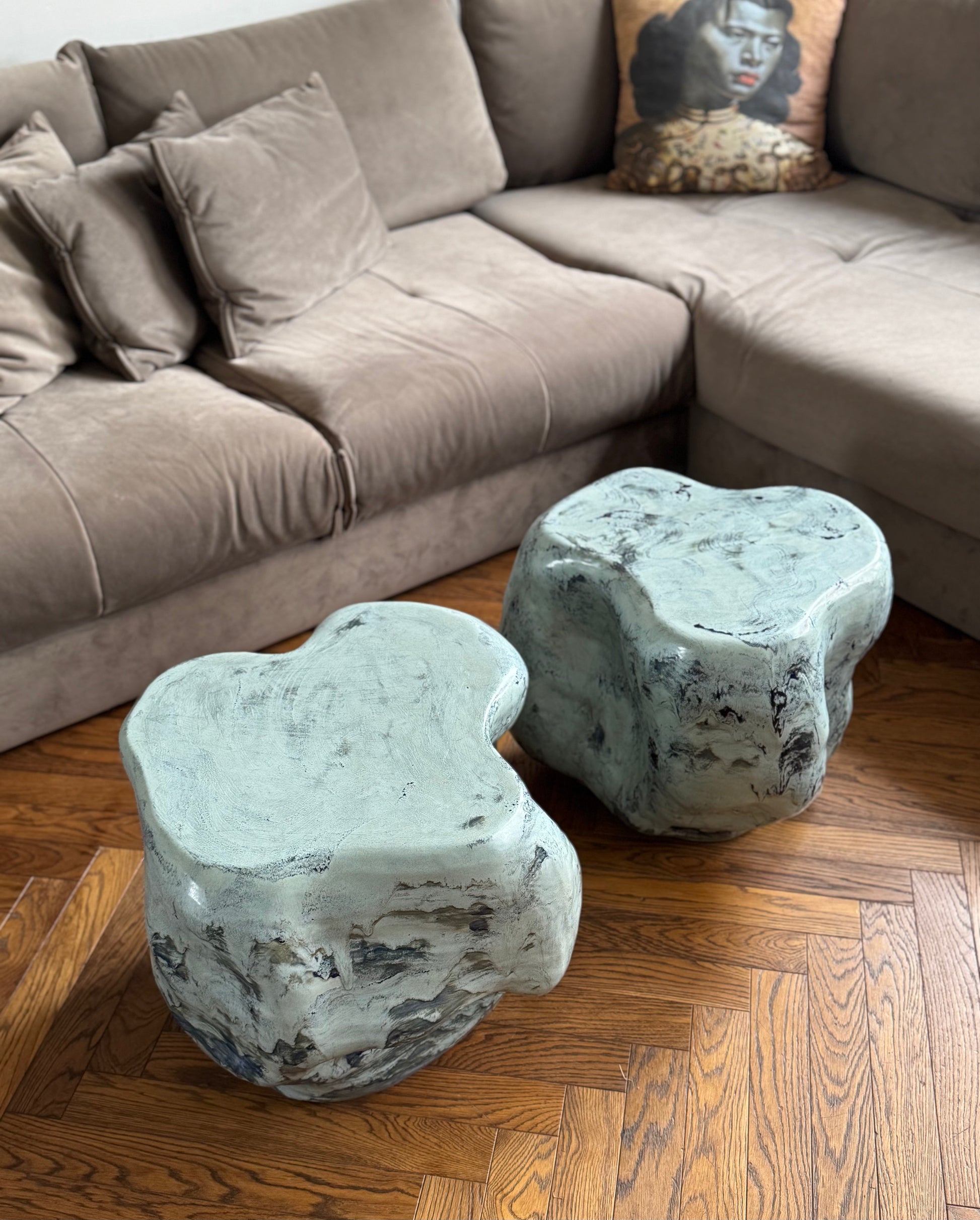 Zestaw dwóch ceramicznych stolików/ set of 2 ceramic tables