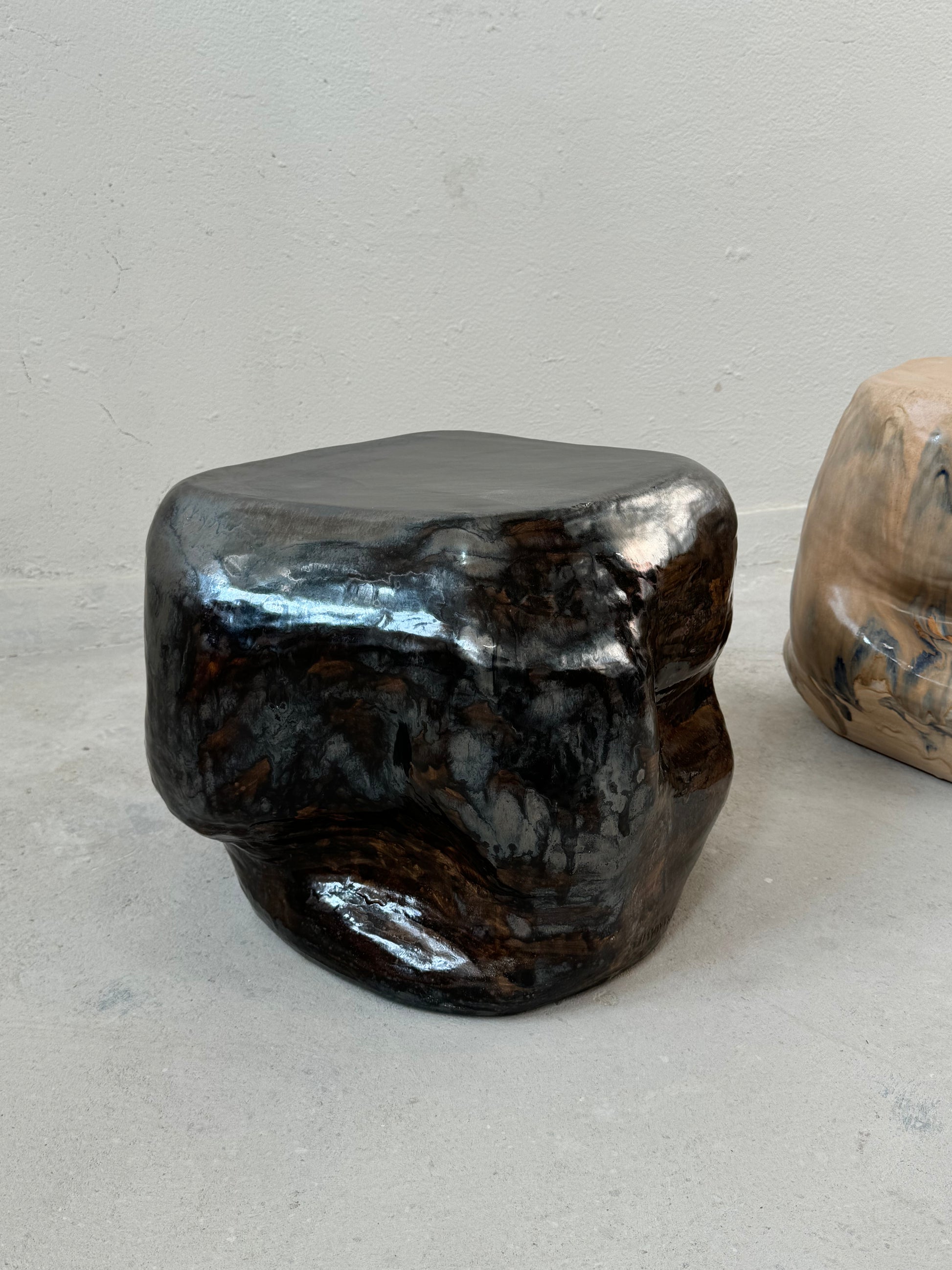 stolik ceramiczny / ceramic side table